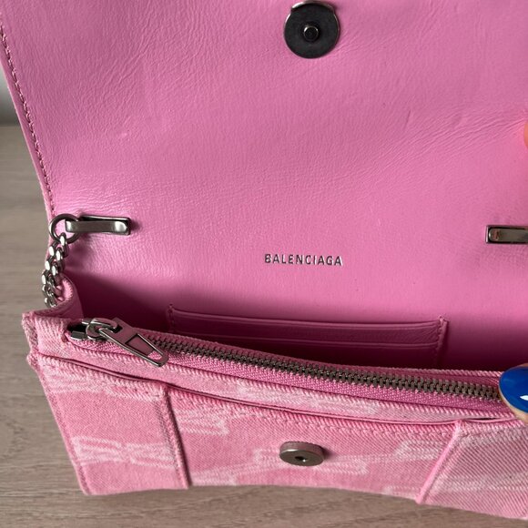 NWT Balenciaga Hourglass Wallet On Chain Pink Denim BB Monogram Laser Wash - Picture 4 of 8